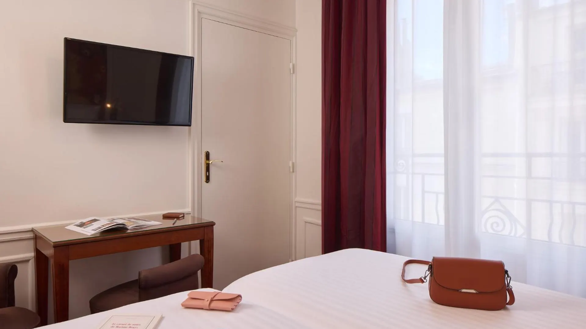 Timhotel Tour Montparnasse 3*