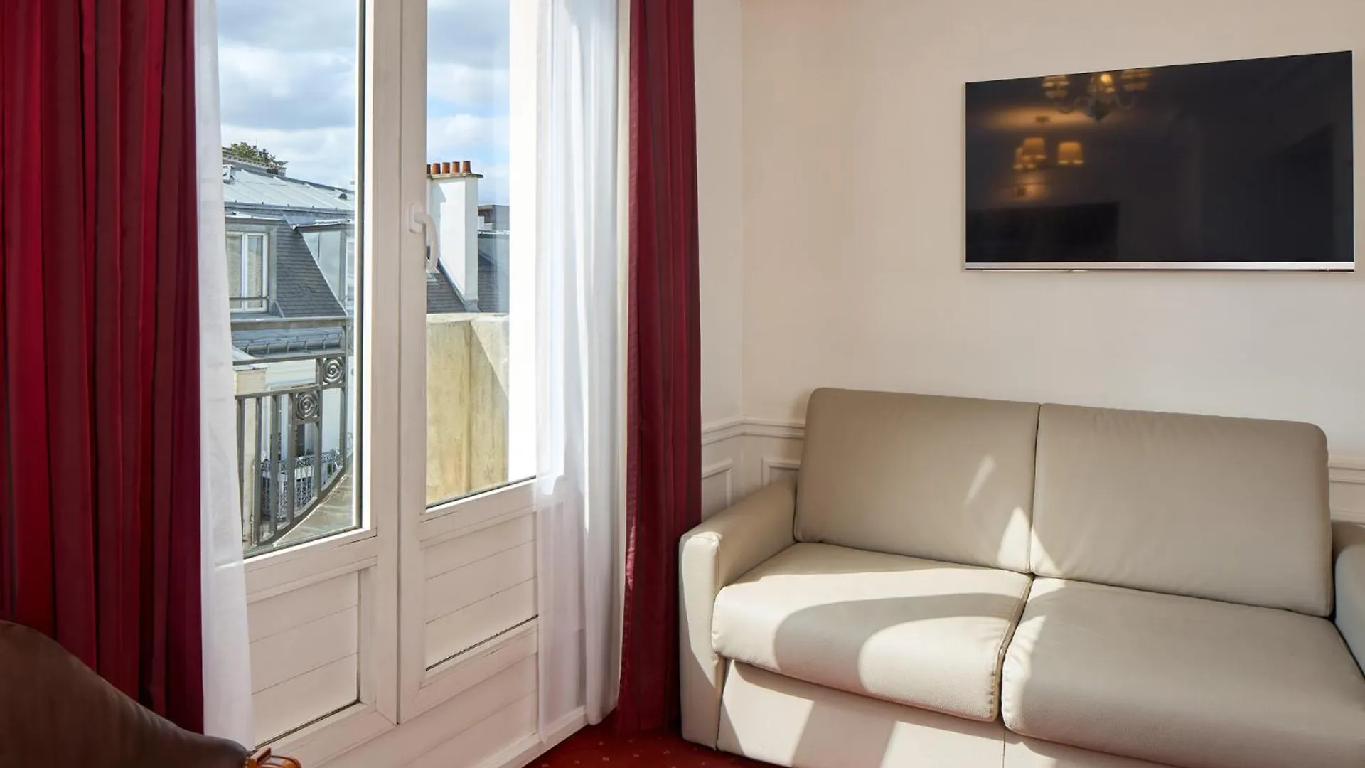 Timhotel Tour Montparnasse 3*